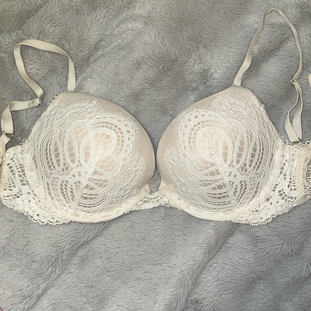 Victorias secret white lace push up bra